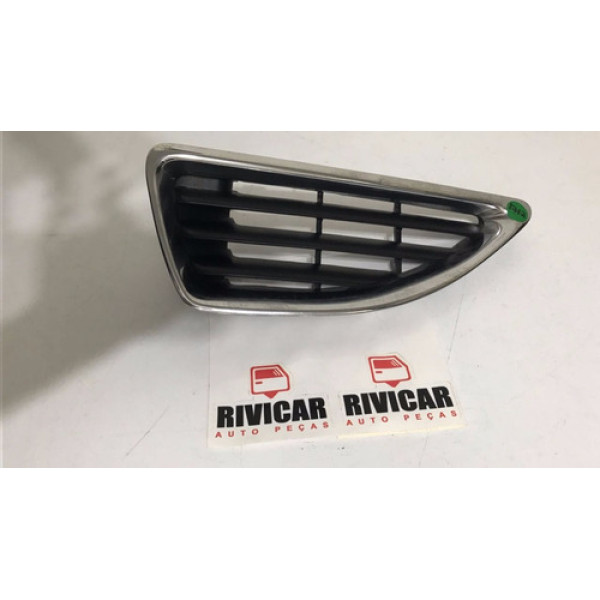 Grade Radiador Megane Dian Esquerda 2001 2002 2003 2004 1712