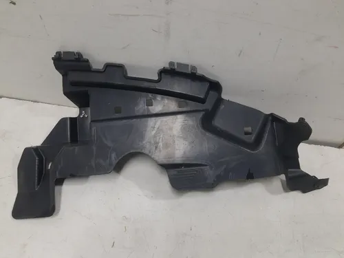 Guia Para-choque Traseiro Mercedes C180 L.e 14 Origin 22466